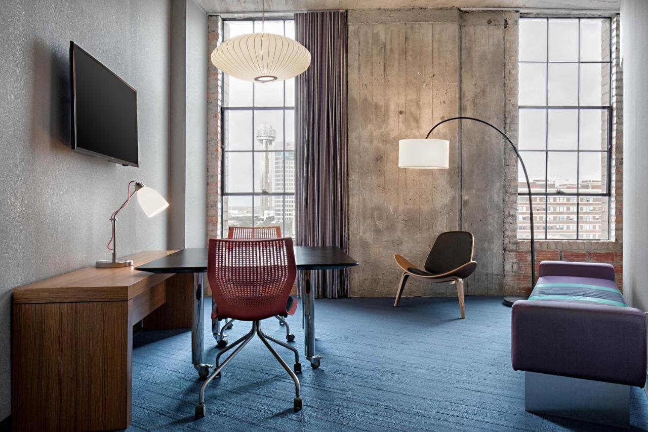 Aloft Dallas Downtown Экстерьер фото